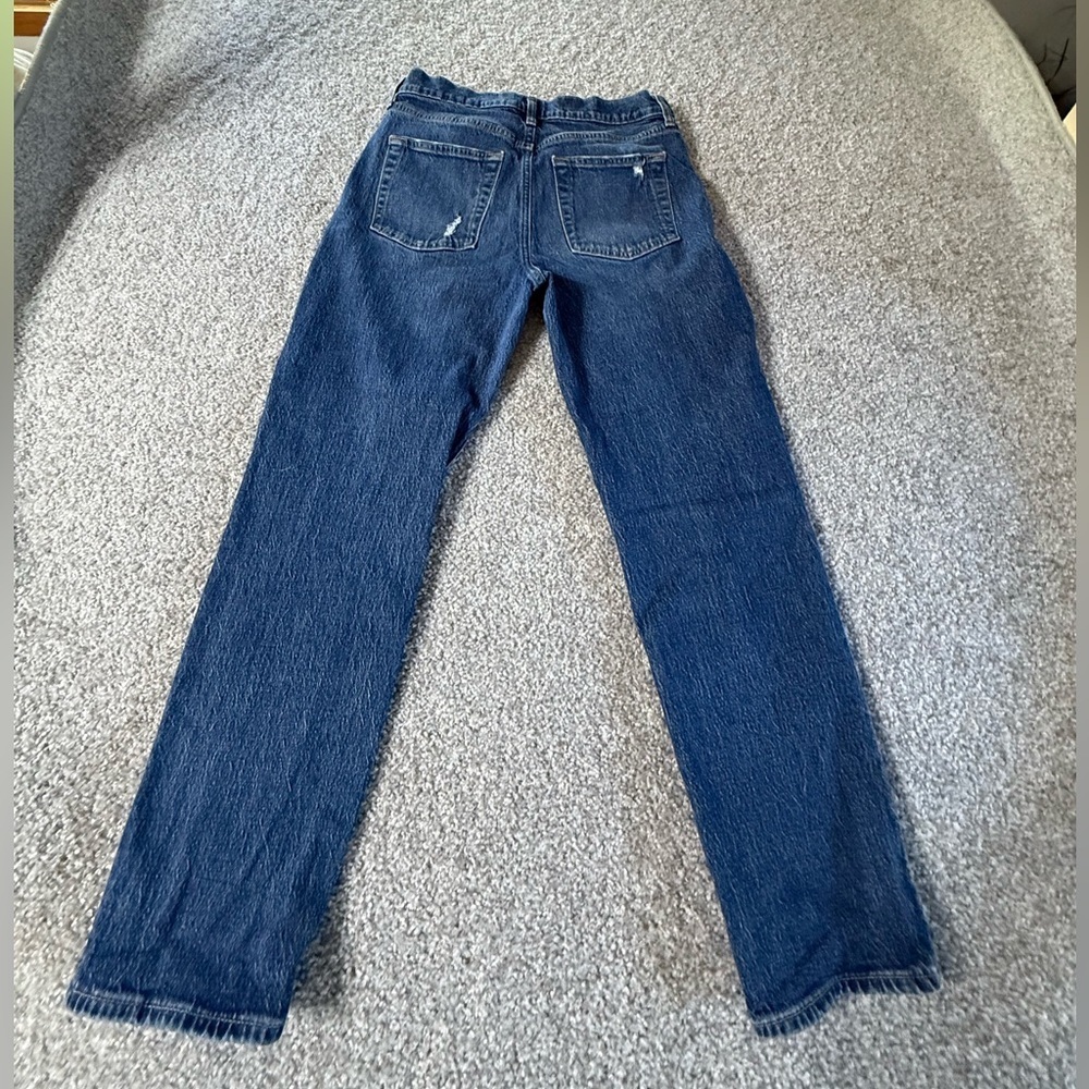GAP Sky High Straight Jeans Women’s 8P / 29 – Petite medium wash short